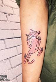 modello di tatuaggio del mouse del fumetto sul braccio