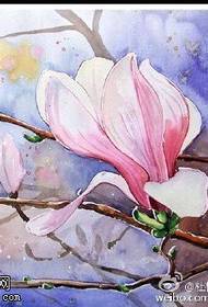 L-istil tal-akwarell b'disinn tat-tatwaġġ tal-magnolia pur u eleganti