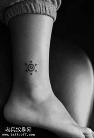 padrão de tatuagem de totem do sol
