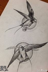 modèle de tatouage oiseau manuscrit