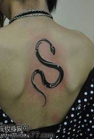 patró clàssic de tatuatge de serp totem amb bona aparença