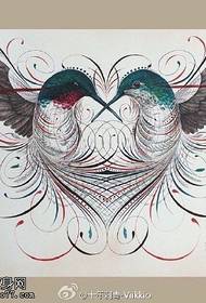 हाथ से चित्रित सुंदर पक्षी टैटू पैटर्न
