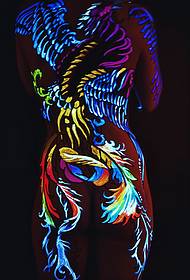 Diejenigen, die Sie nach vorne schauen lassen können Leuchtendes fluoreszierendes Tattoo