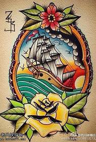 Oslikana jedrilica cvjetnim uzorkom tetovaže