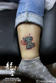 kreslený malý zvíře tetování vzor na kotníku