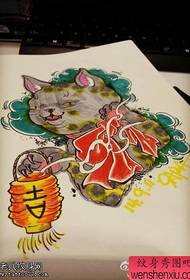 τατουάζ δείχνουν συνιστάται ένα μεγάλο γκρίζο τατουάζ έργα χειρογράφων γάτα