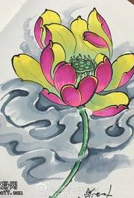 patró de tatuatge de lotus de tinta manuscrita
