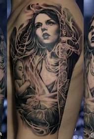 vzor tetovania milujúci rameno