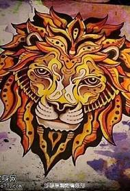 Rękopis malowany wzór tatuażu lwa