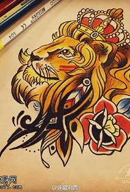 Manuskript Crown Lion Tattoo Patroon