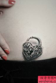 skaists vēders skaists mīlas slēdzenes tetovējuma raksts