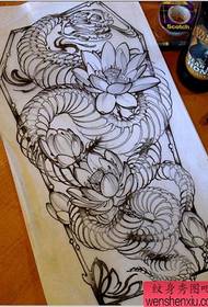 inirerekumenda ang isang magandang ahas na lotus tattoo Manuscript