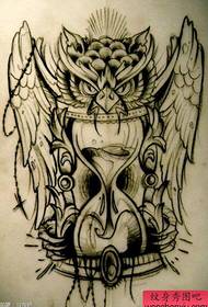 класична популарна сова с рукописом тетоваже с пешчатним сатом