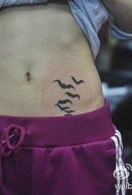 modello di tatuaggio di bellezza pancia popolare piccolo totem pipistrello