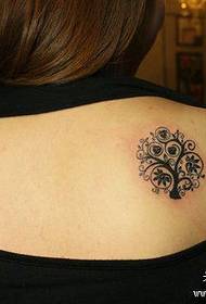 lány hátul divat fa tetoválás minta