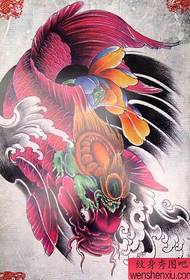 un hermoso patrón de tatuaje de calamar fucsia