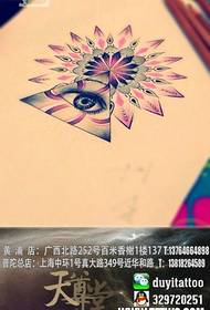 ένα δημοφιλές μοτίβο τατουάζ ματιών τρίγωνο δημοφιλές