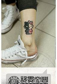 लड़कियों पैर प्यारा पॉप बिल्ली टैटू पैटर्न