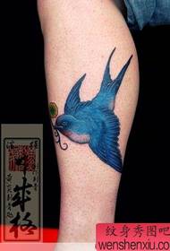 腿部彩色燕子紋身圖案-日本紋身師黃岩作品