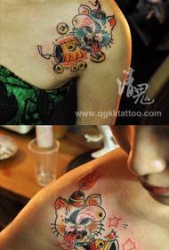 mergaičių mielas mielas katės tatuiruotės modelis ant peties