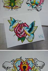 一組精美流行的彩色愛鎖小鳥紋身紋身手稿