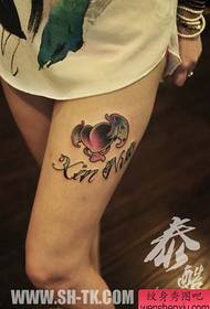 Krása nohy malé a populární láska křídla tetování vzor