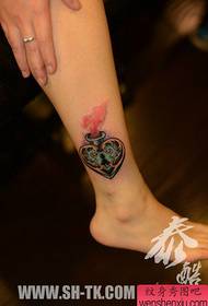 girls legs beautifully popular love lock tattoo pattern