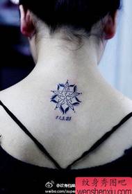 κορίτσι λαιμό μόδα όμορφο πεντάκτινο μοτίβο τατουάζ αστέρι