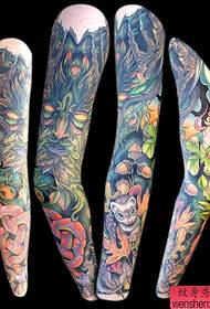 raccomandare un modello di tatuaggio a braccio di fiori in stile scuola