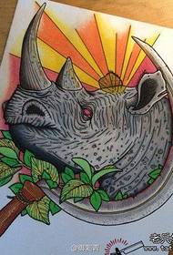 многу популарен ракопис за тетоважа со носорози