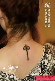 girl's neck small and popular key tattoo pattern