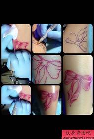 dievčatá nohy populárne krásny motýlik tetovanie vzor