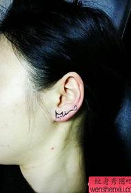 linda sur la orela knabino Kitty-tatuaje-ŝablono