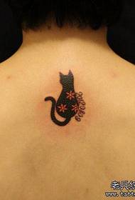 красив гръб към красив тотем малък модел татуировка на котка