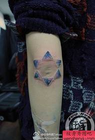 braç de nena bonic color Estel de tatuatges estrellats de sis puntes estrellades