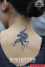 Girl's back good-looking small fighting fish tattoo pattern