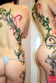 appréciation de modèle de tatouage vigne sexy arrière femme