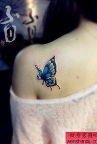 girl's shoulders small and popular butterfly tattoo pattern