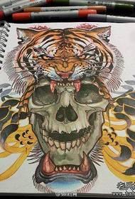 a very cool and cool one tiger head tattoo pattern