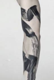 Image de tatouage à l'encre de style chinois minimaliste tatouage à la volée