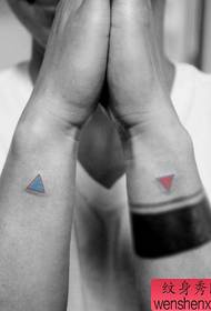 рука простий і красивий візерунок татуювання трикутник тотем