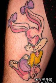 脚人気の古典的な漫画のウサギのタトゥーパターン