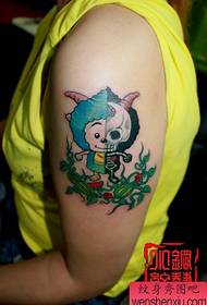 djevojke ruku crtani lijeni uzorak tetovaža koze