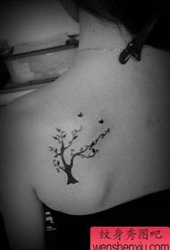 girl back popular good-looking totem small tree tattoo pattern