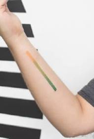 ultra- seri e thjeshtë, por me pamje të mirë të fotografive të tatuazheve minimaliste