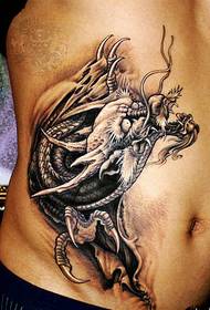 стомакот кинење змеј тетоважа шема на сликата
