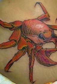 女の子は、水彩スケッチの創造的な3Dカニのタトゥーの写真を描いた
