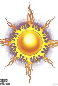 კლასიკური მზის ტოტემი ტატუირების ნიმუში