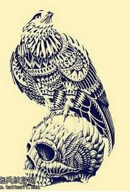 ຮູບແບບ tattoo ຫນັງສື eagle