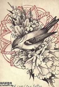 Manuskript Bird Peony Flower Tattoo Pattern